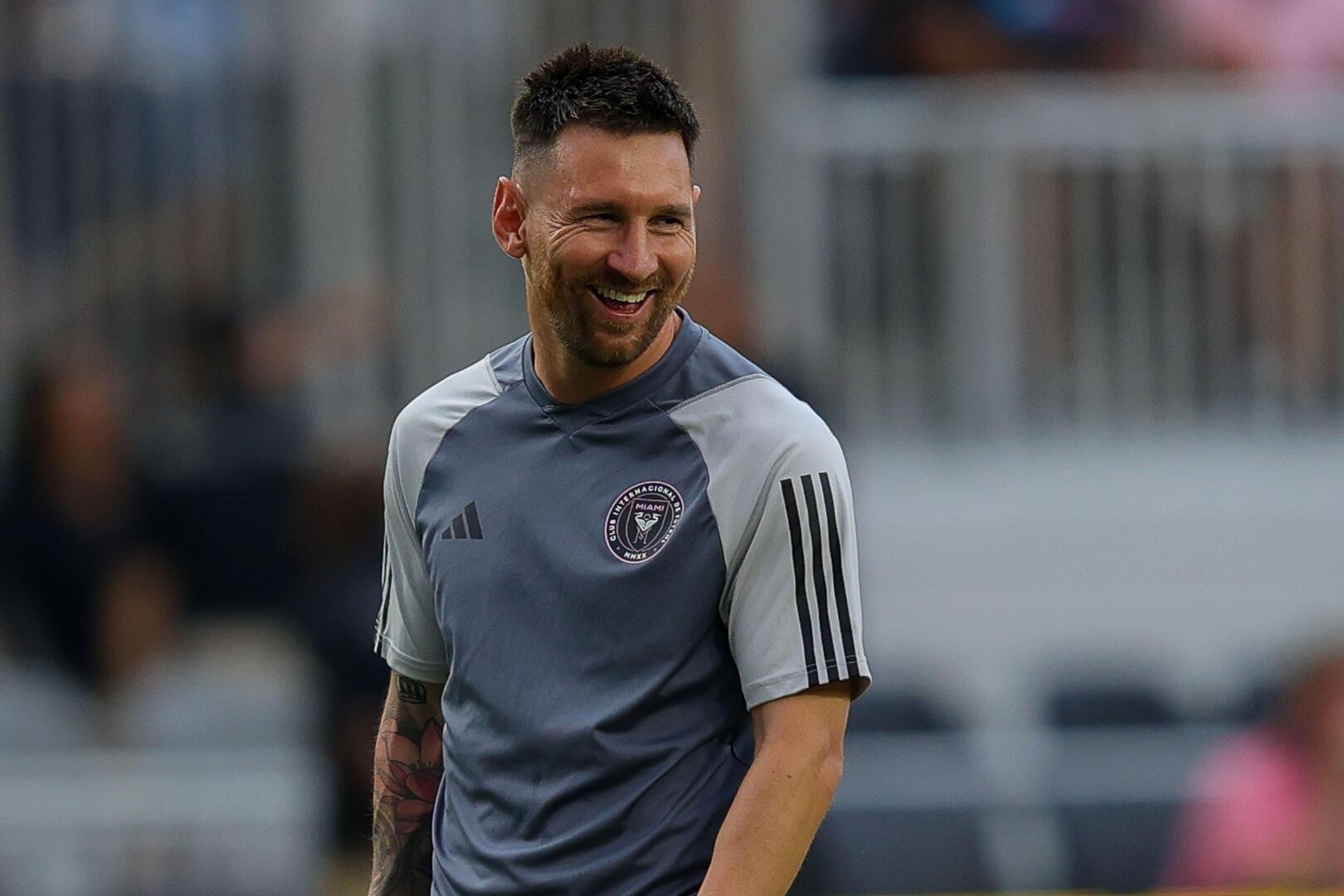 أول رد فعل من ميسي بعد فوز منتخب بلاده على البرازيل في تصفيات المونديال