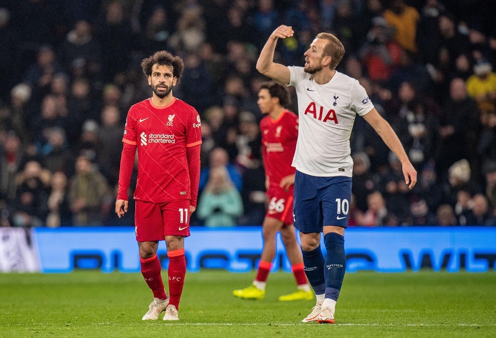 بترحيب من الهداف التاريخي للدوري الإنجليزي.. الأمير هاري يهدد مكان محمد صلاح في ليفربول