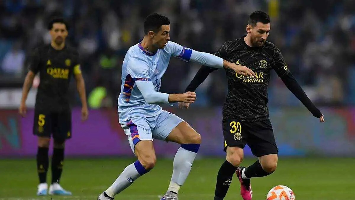 فابريزيو رومانو يحسم الجدل حول حقيقة لعب رونالدو بجوار ميسي في كأس العالم للأندية