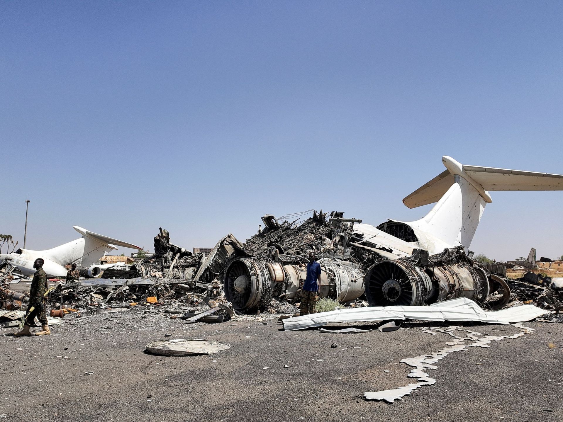 الجيش السوداني يعلن "تطهير" الخرطوم ويقصف الدعم السريع بالفاشر