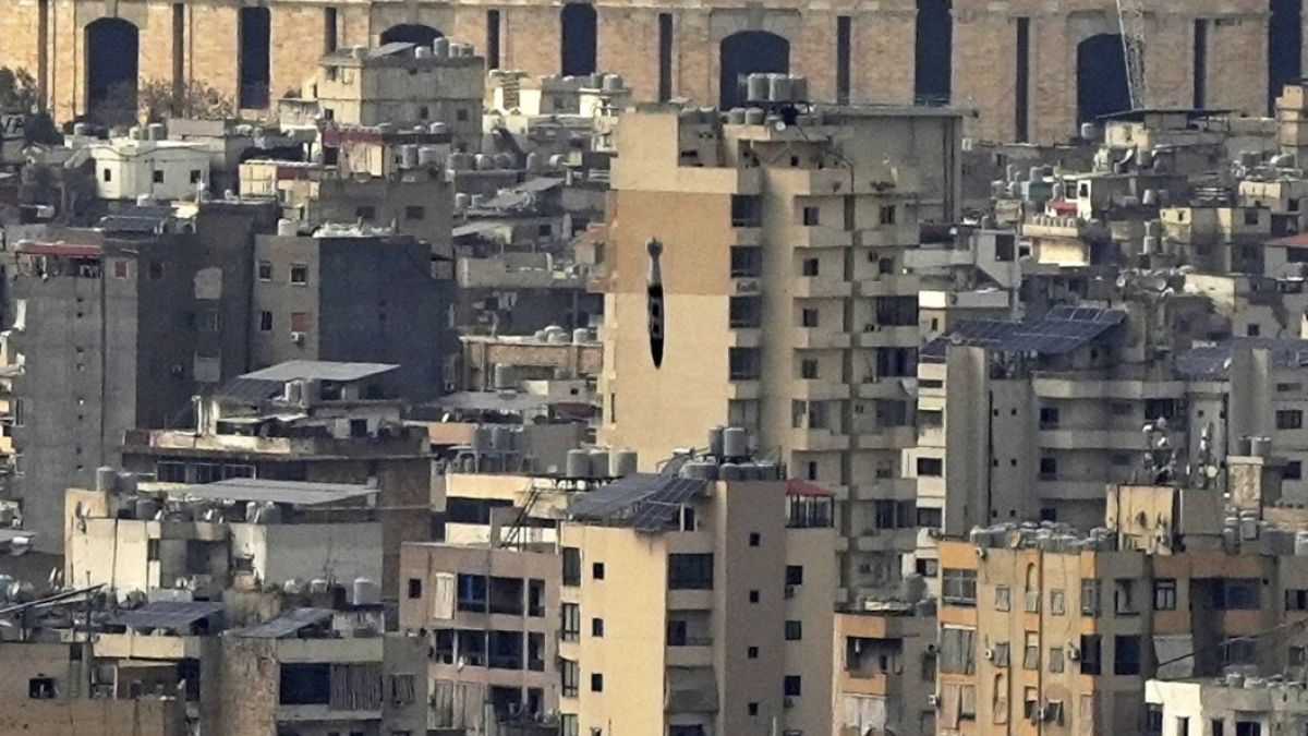 غارة إسرائيلية على ضاحية بيروت الجنوبية تزامنا مع تحليق طائرة مدنية في الأجواءغارة إسرائيلية على ضاحية بيروت الجنوبية تزامنا مع تحليق طائرة مدنية في الأجواءاقرأ المقال كاملا