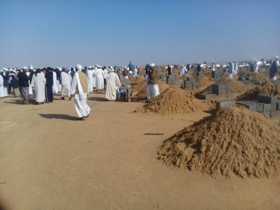 لجنة دفن الجثث بأمدرمان تبدأ نقل الرفاة من الأحياء إلى المقابر