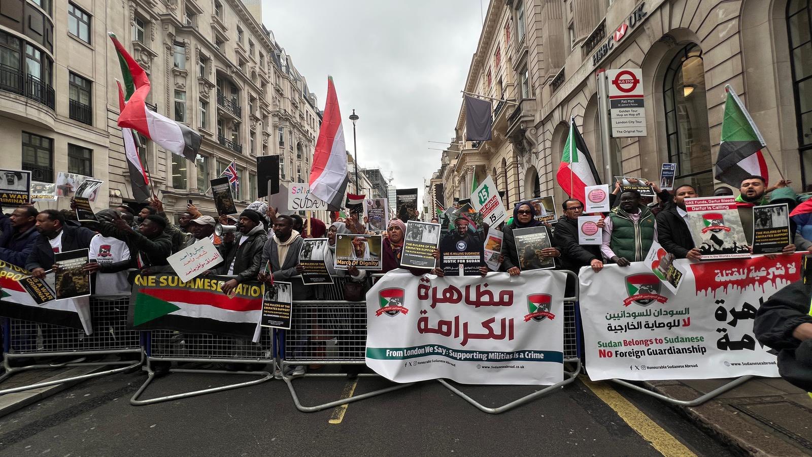 احتجاجات سودانية في بريطانيا رفضًا لمؤتمر لندن بشأن السودان