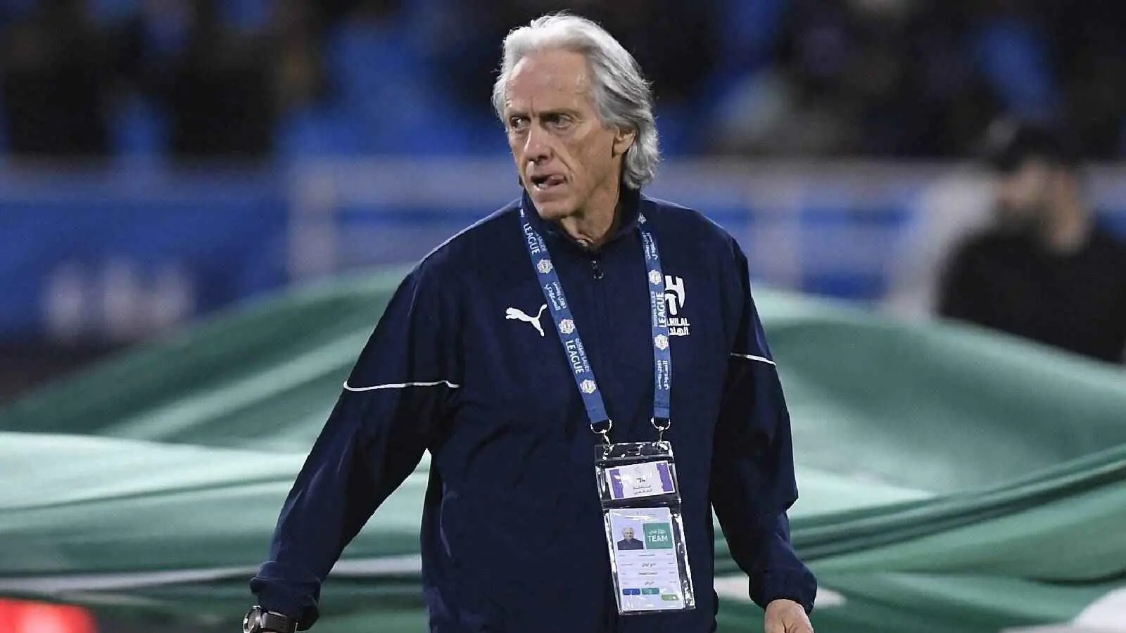 الهلال السعودي يحسم مصير جيسوس باستمراره مع الفريق