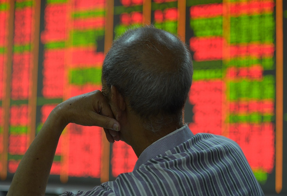 رئيسة المفوضية الأوروبية ورئيس مجلس الدولة الصيني يناقشان الاستقرار في الأسواق العالمية