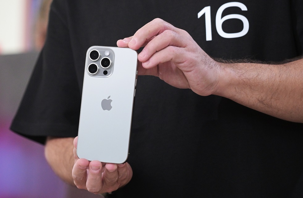 Apple تفقد مكانتها كأغلى شركة في العالم