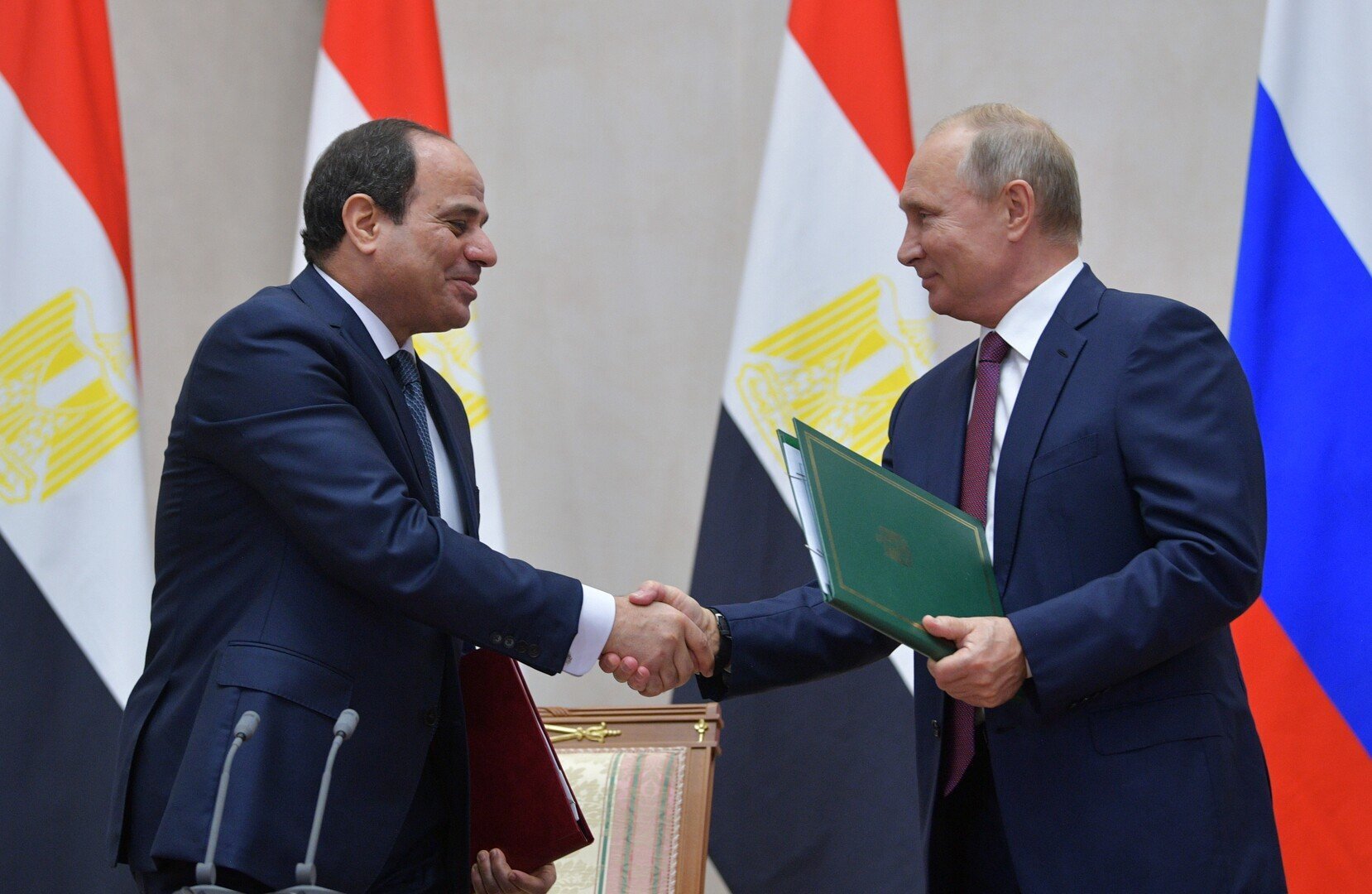 السيسي يوافق على قرض روسي لمصر