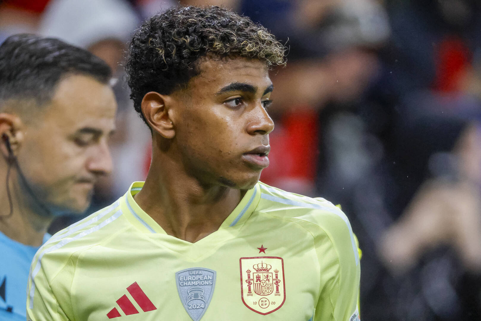  الركراكي يكشف كواليس تفضيل لامين جمال منتخب إسبانيا على المغرب