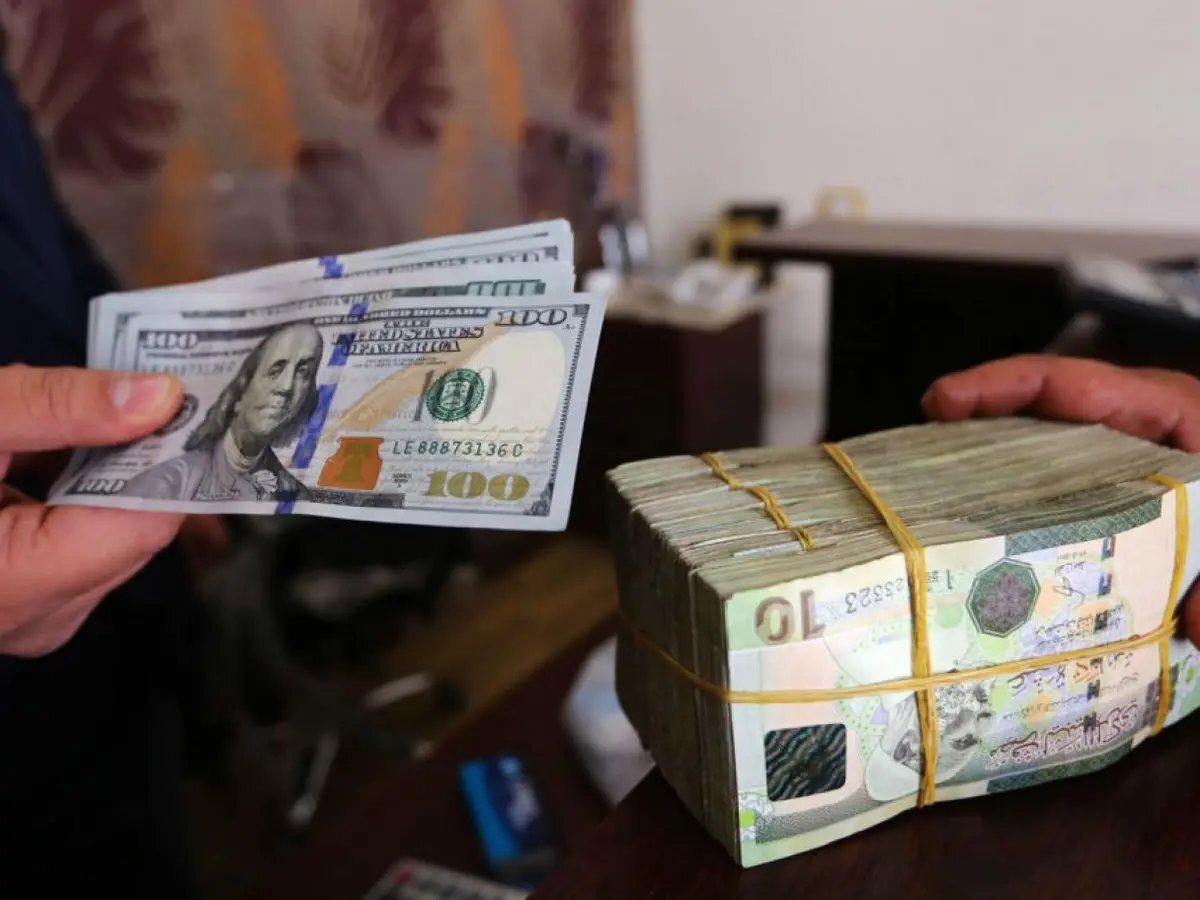 بعد انهيار الدينار الليبي.. محافظ المركزي يلتقي حماد في بنغازي لبحث إصلاحات وميزانية موحدة