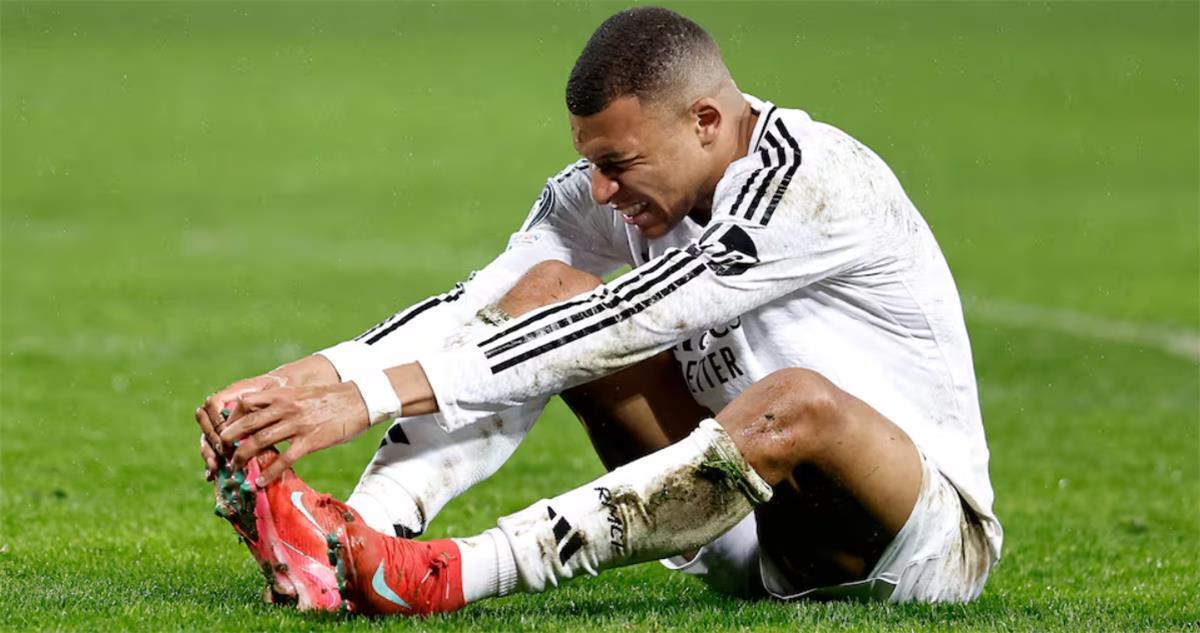 إصابة مبابي تثير قلق ريال مدريد وفحص طبي يحدد موقفه من مواجهة برشلونة
