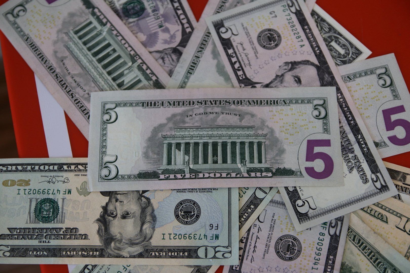 إيران تعرض فرصا استثمارية بقيمة 135 مليار دولار