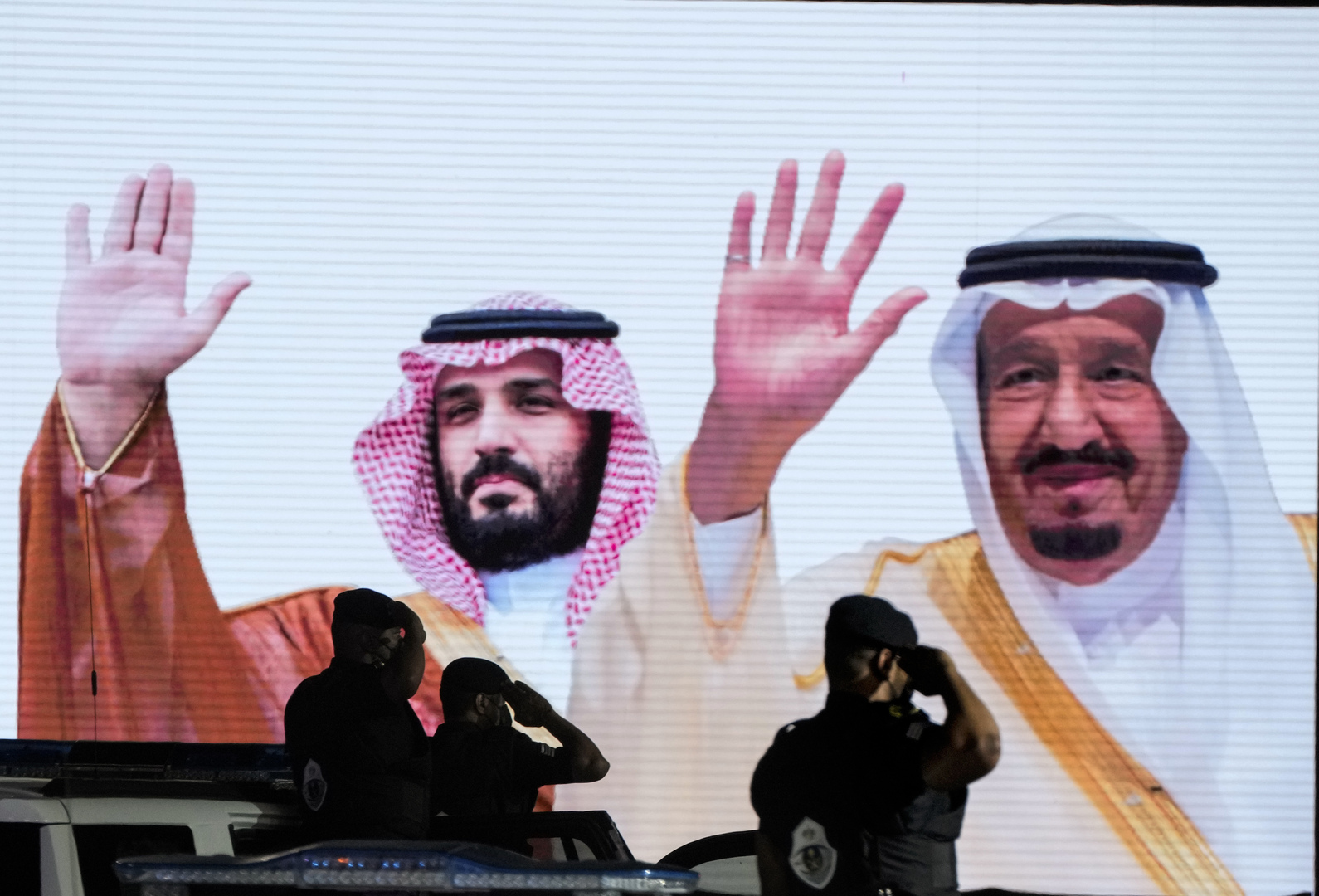 بمناسبة صدور التقرير السنوي لرؤية السعودية.. الملك سلمان والأمير محمد بن سلمان يعلقان