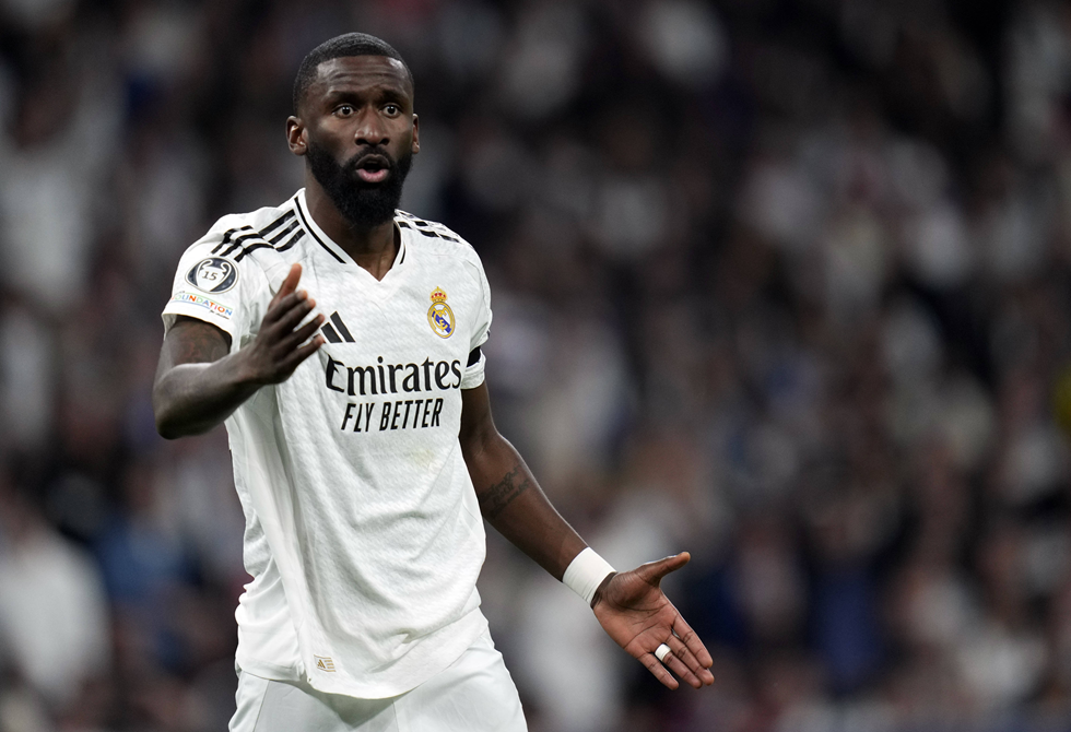 الاتحاد الإسباني يفرض عقوبة قاسية على مدافع ريال مدريد روديغر بسبب سلوكه في مباراة الكلاسيكو