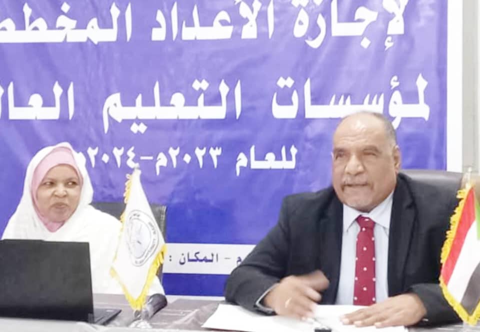 التعليم العالي تؤكد عدم شرعية قبول وتدريس الطلاب بمراكز الجامعات والكليات بالخارج عقب قرار إغلاقها