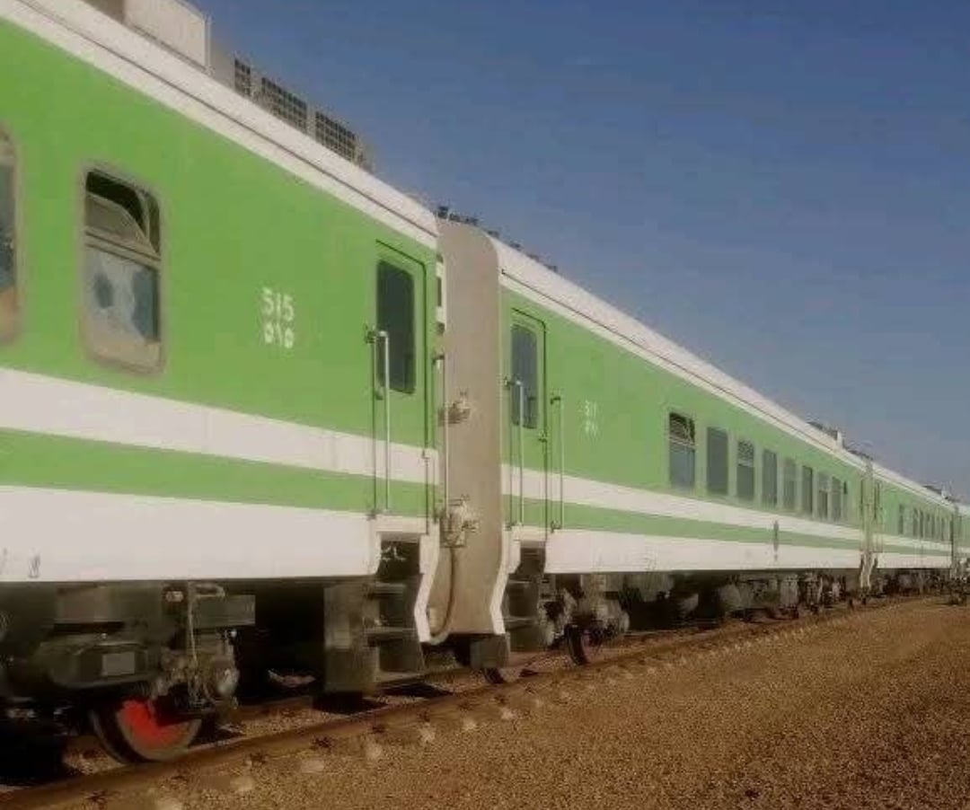 ظاهرة غريبة.. حصب قطار “عطبرة بورتسودان” بالحجارة