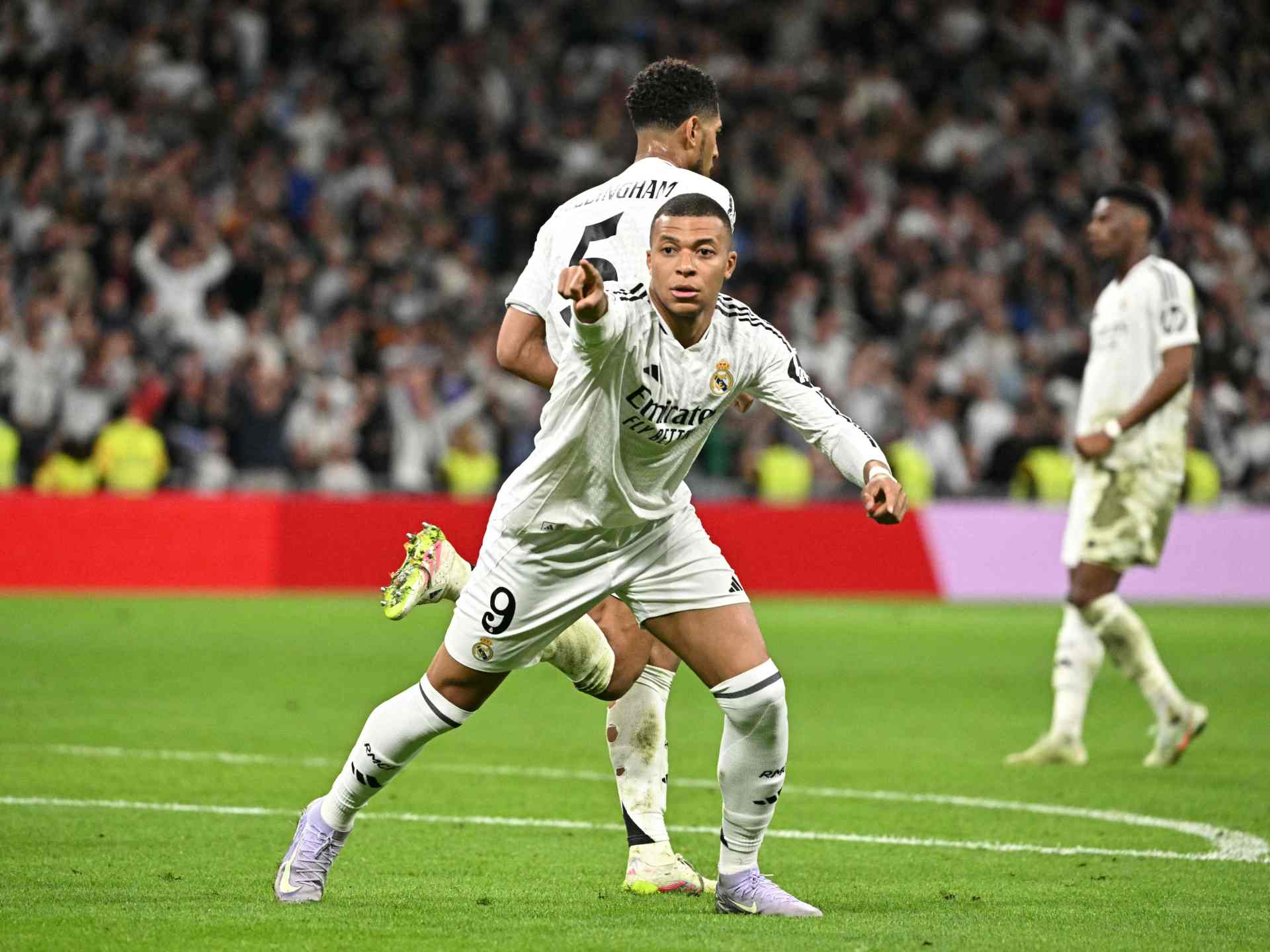 مبابي هداف ريال مدريد: دوري الأبطال أهم من الكرة الذهبية