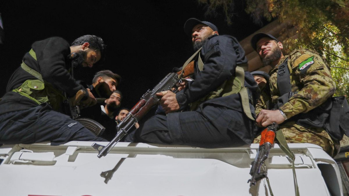 عاجل.
    اشتباكات في حلب.. أول مواجهة مباشرة بين الأمن السوري و"داعش" منذ سقوط نظام الأسداشتباكات عنيفة بين قوات الأمن السوري وعناصر من "داعش" في أحياء شرق حلب، تُعد الأولى من نوعها منذ سقوط نظام بشار الأسد، وتُسفر عن مقتل عنصر أمني وإصابة آخرين، في ظل استمرار التنظيم في محاولاته لإعادة تموضعه.اقرأ المقال كاملا