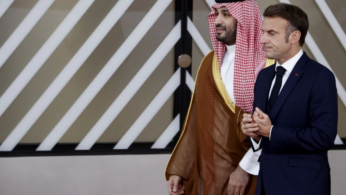 مؤتمر دولي بقيادة فرنسا والسعودية للاعتراف بدولة فلسطين وإسرائيل تهدد بضم الضفة الغربيةتستعدّ عدة دول أوروبية، على رأسها فرنسا وبلجيكا، للاعتراف بدولة فلسطين خلال مؤتمر دولي يُعقد في نيويورك بين 17 و20 حزيران/يونيو المقبل.اقرأ المقال كاملا
