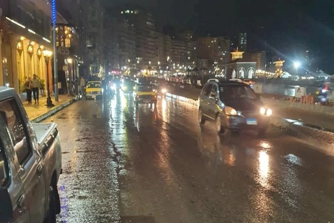 عاصفة تضرب الإسكندرية.. كيف تحمي نفسك من التقلبات الجوية؟