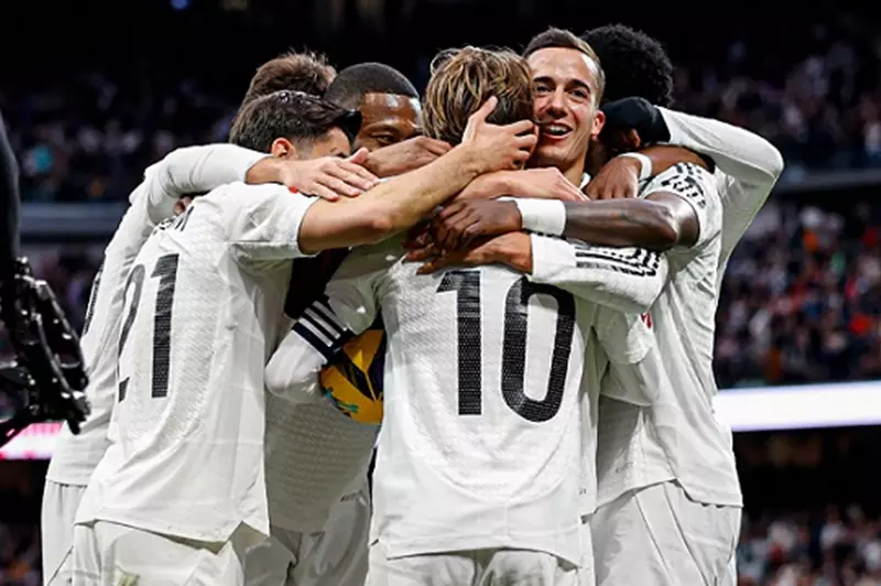 الملكي يرفض الاستسلام وصدارة برشلونة مهددة.. جدول ترتيب الدوري الإسباني