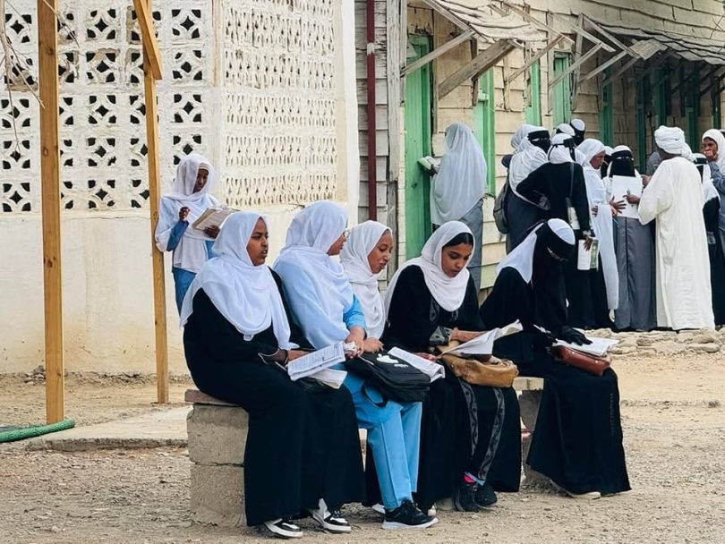 أزمة موعد امتحانات الشهادة السودانية الثانوية: لجنة المعلمين تنتقد عدم التشاور حول التواريخ الجديدة