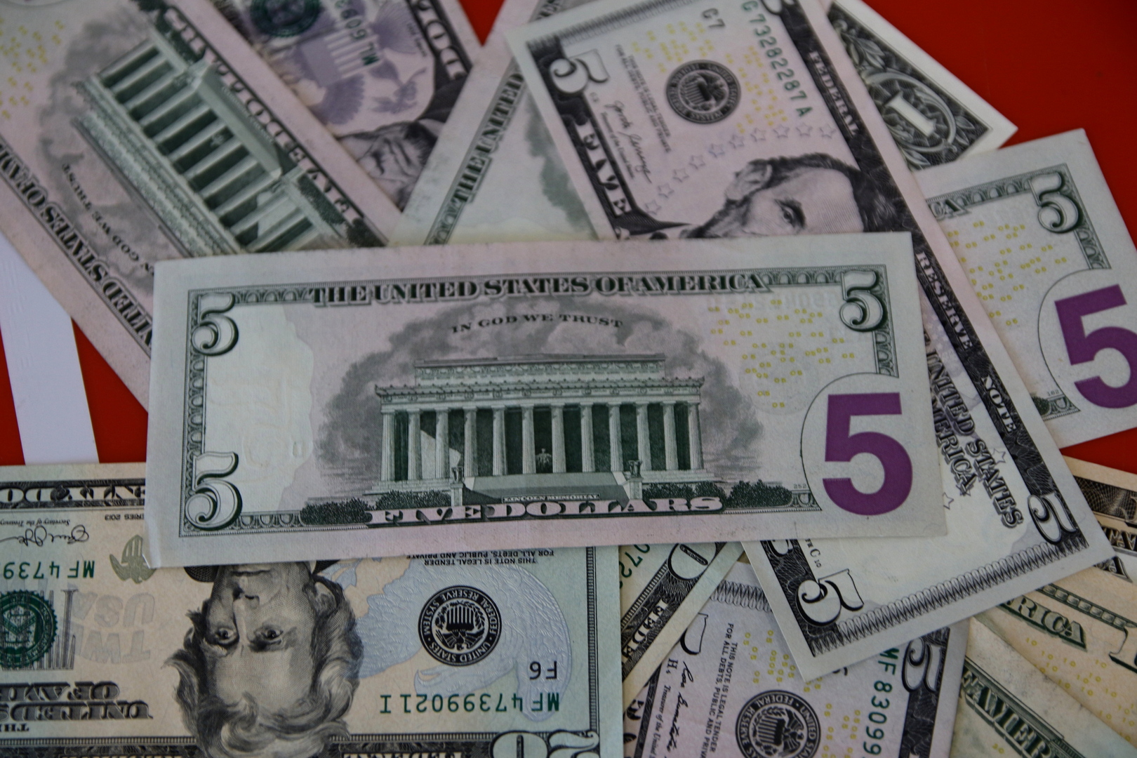 محكمة بريطانية توقف تحصيل 207 ملايين دولار من روسيا