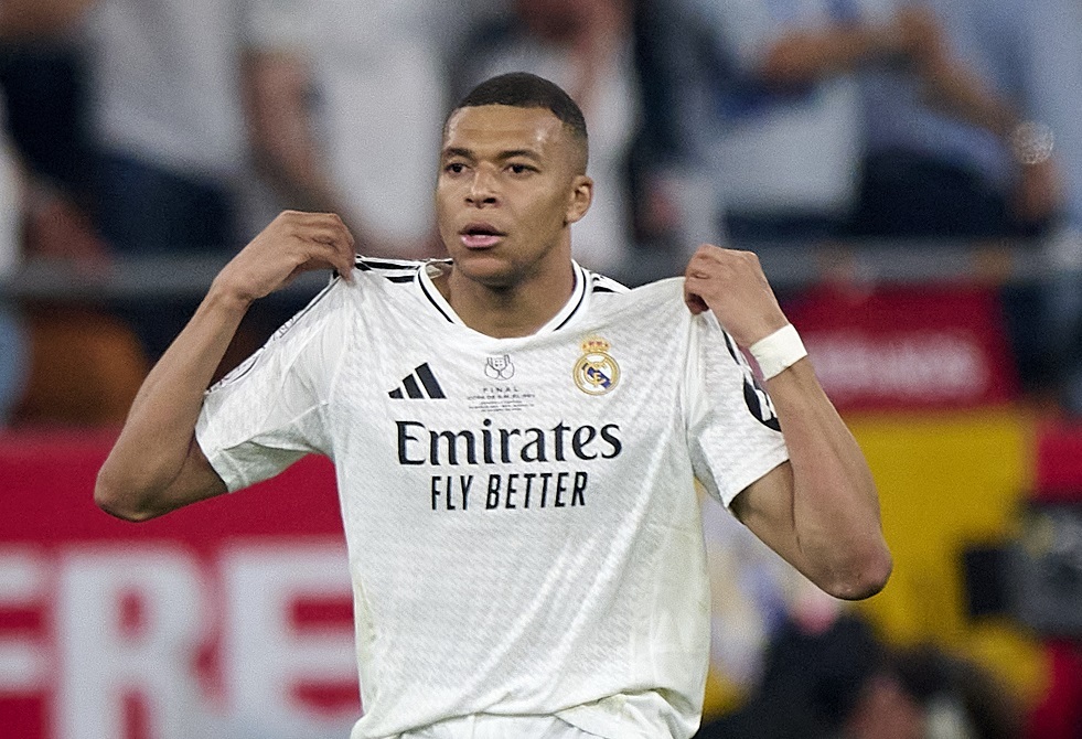 جماهير باريس سان جيرمان تسخر من مبابي.. وجماهير ريال مدريد ترد