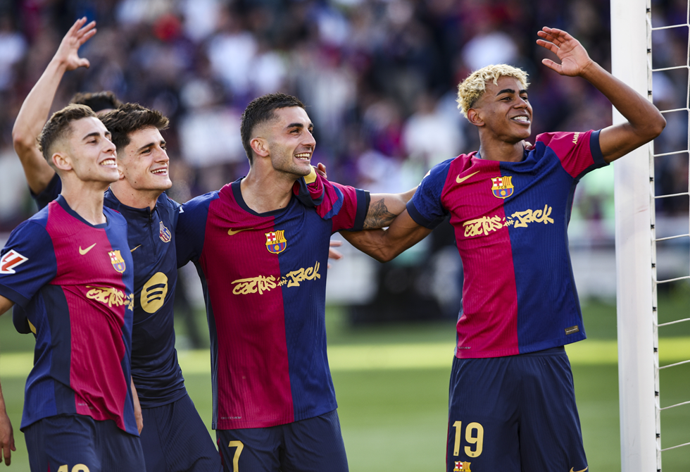 كم نقطة يحتاجها برشلونة لتتويجه رسميا في الدوري الإسباني؟