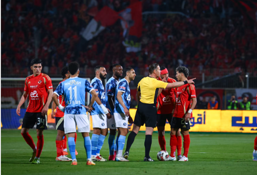 الأهلي أم بيراميدز؟.. سيناريوهات حسم لقب الدوري المصري في الجولتين الأخيرتين