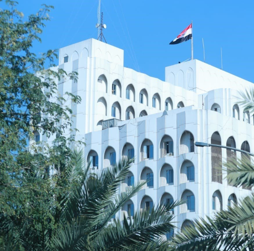 وزارة الخارجية العراقية تنفي مزاعم نقل الوزير فؤاد حسين رسالة من الرئيس الأمريكي إلى إيران