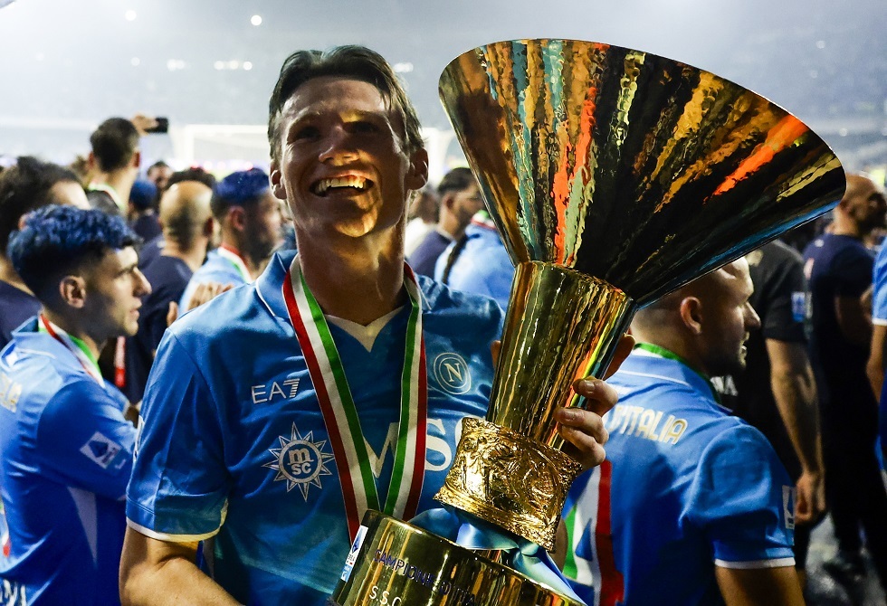 صاحب "المقصّية الذهبية".. ماكتوميني يفوز بجائزة أفضل لاعب في الدوري الإيطالي 2025