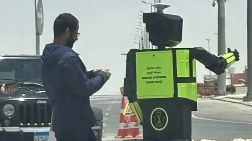 روبوتات المرور الجديدة.. هل تودع مصر عصر الازدحام والفوضى؟