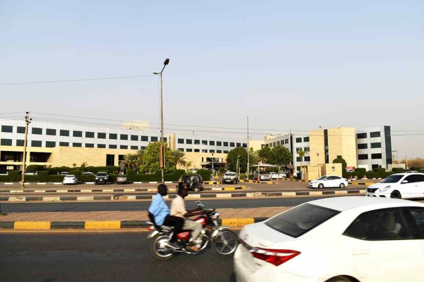 مطاردة مثيرة تنتهي بالقبض على 9 طويلة مسلحين