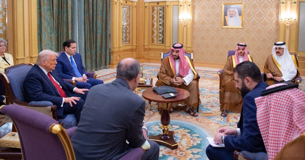 بمشاركة ولي العهد السعودي.. ترمب يلتقي الشرع في الرياض