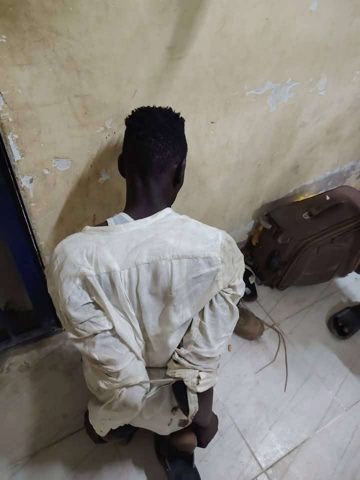 مواطنو بورتسودان يترصدون 9 طويلة