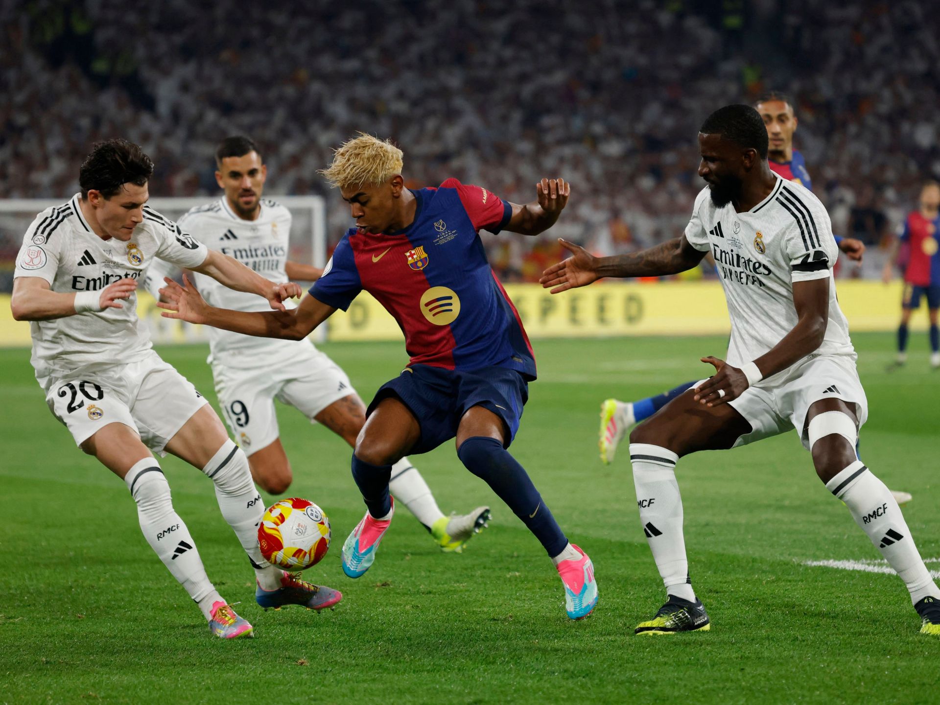مباريات برشلونة وريال مدريد المتبقية الحاسمة للقب الدوري الإسباني