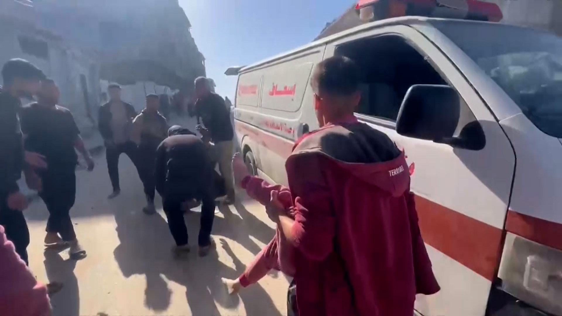 عشرات الشهداء في غزة وإسرائيل تكثف عمليات الإبادة
