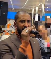مصر تحتضن صوتًا سودانيًا استثنائيًا.. محمد بشير أولي ينال عضوية نقابة الموسيقيين
