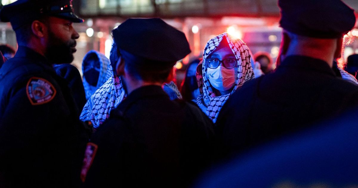 أميركا.. اعتقال عشرات الطلاب في مظاهرة مؤيدة للفلسطينيين بجامعة كولومبيا