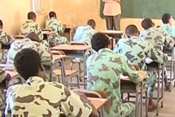 التربية تحسم مصير طلاب دارفور في امتحانات الشهادة السودانية