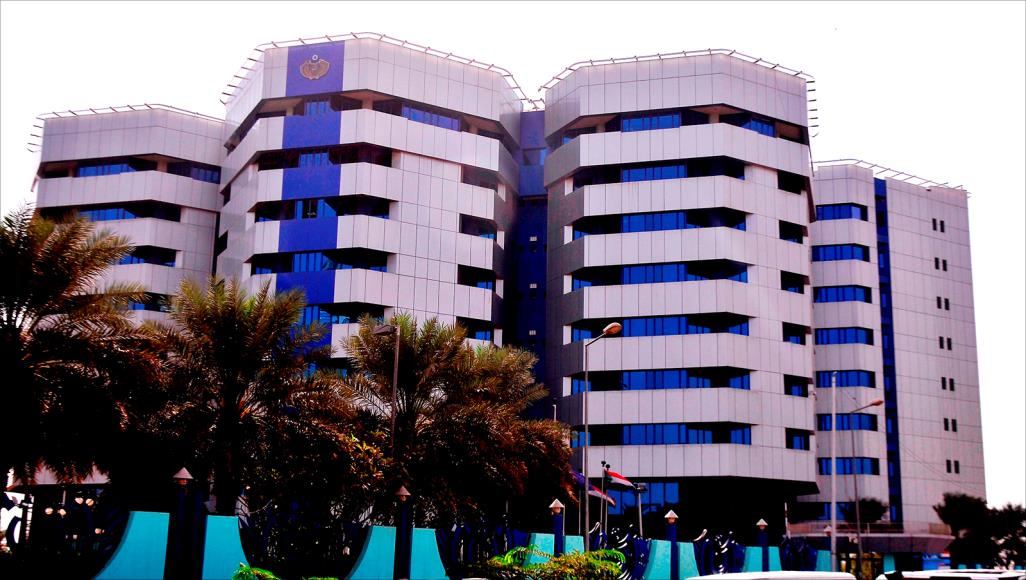 قرارات بنك السودان تثير الجدل.. هل تنذر بانهيار اقتصادي؟