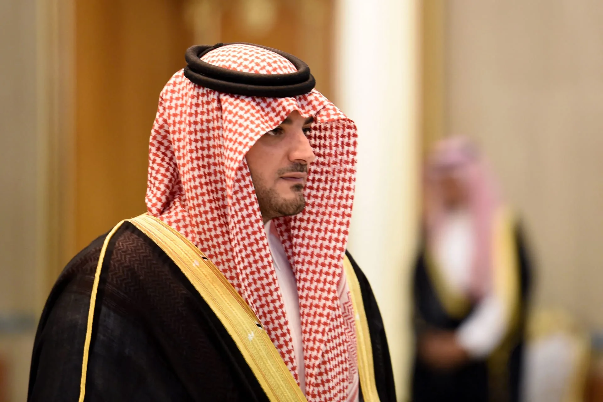 عبدالعزيز بن سعود يلتقي مدير عام مكافحة المخدرات في منطقة مكة المكرمة