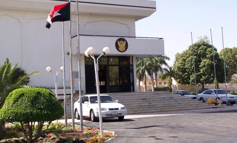 بيان عاجل من قنصلية السودان.. ما الذي ينتظر السودانيين في جدة؟