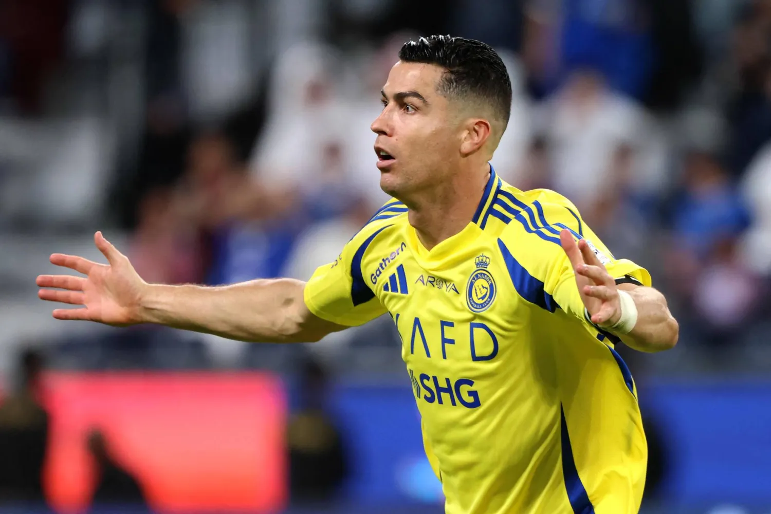 لم يقتنع بالبقاء بعد… النصر يُغري رونالدو بـ”ترميم شامل” وعروض من الخيال