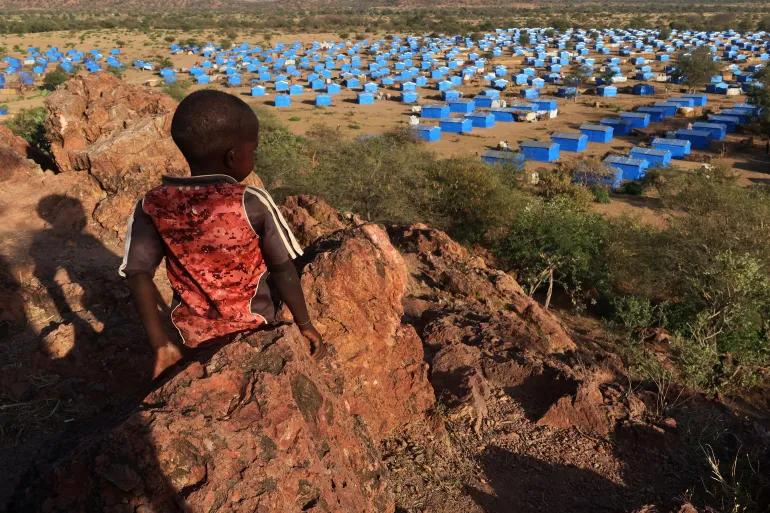 مشاورات تشادية لترحيل لاجئين سودانيين من “أدري” إلى مخيمات ثابتة