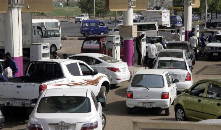 تطبيق زيادة غير معلنة على أسعار الوقود في السودان