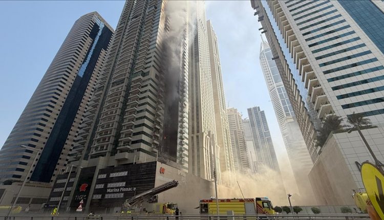 3 آلاف و820 شخصا”..حريق في مبنى بدبي والسلطات توضّح