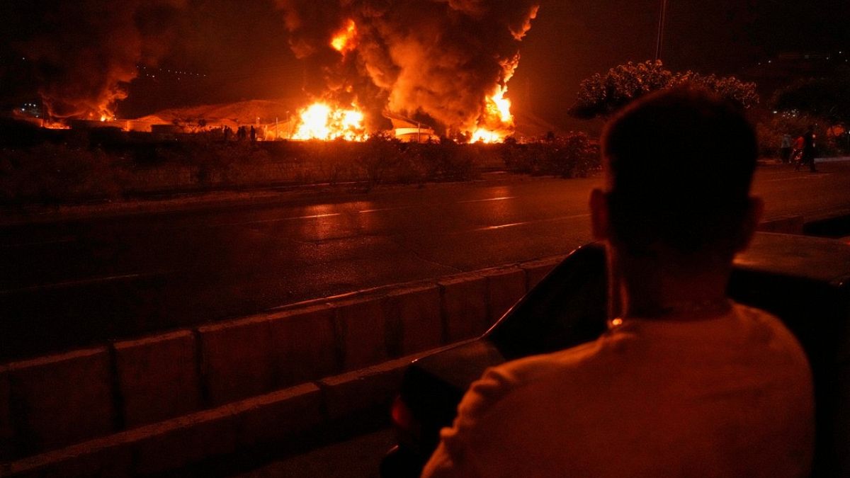 إسرائيل إستهدفت منشآت إيرانية حيوية: ما هي وما أهميتها؟ إعلان وزير الدفاع الإسرائيلي يسرائيل كاتس بأن "طهران ستحترق" شكّل تمهيداً لهذا التحوّل النوعي.اقرأ المقال كاملا