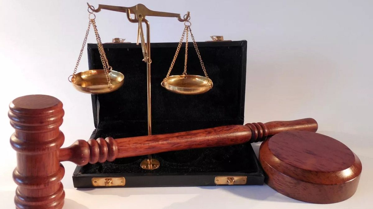 جنوب أفريقيا تفتح تحقيقًا في واحدة من أبرز جرائم الفصل العنصري بعد عقود من الصمتبعد مرور أربعة عقود على واحدة من أبشع جرائم حقبة الفصل العنصري، فتحت المحكمة العليا بمدينة غكيبيرها تحقيقًا رسميًا في مقتل أربعة نشطاء سياسيين جنوب أفريقيين، عُرفوا باسم "كرادوك الأربعة".اقرأ المقال كاملا