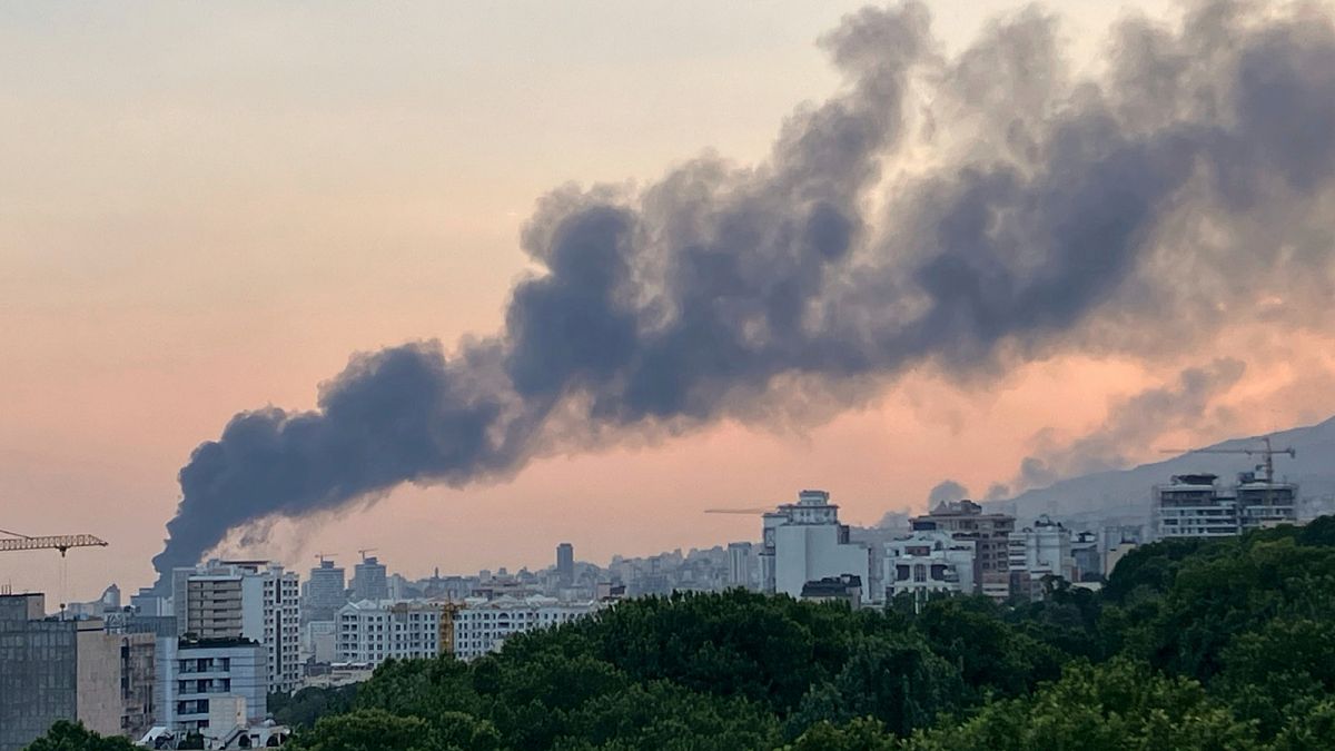 طهران على صفيح ساخن مع تحذيرات إسرائيلية وأمريكا من تدخل وشيكيبقى مصير طهران ومستقبلها على المحك، في ظل التحذيرات المتواصلة من كبار المسؤولين الإسرائيليين والرئيس الأمريكي دونالد ترامب، بإخلاء العاصمة الإيرانية تزامنًا مع تصاعد الضربات وارتفاع حدة الخطاب التهديدي بين الأطراف.اقرأ المقال كاملا